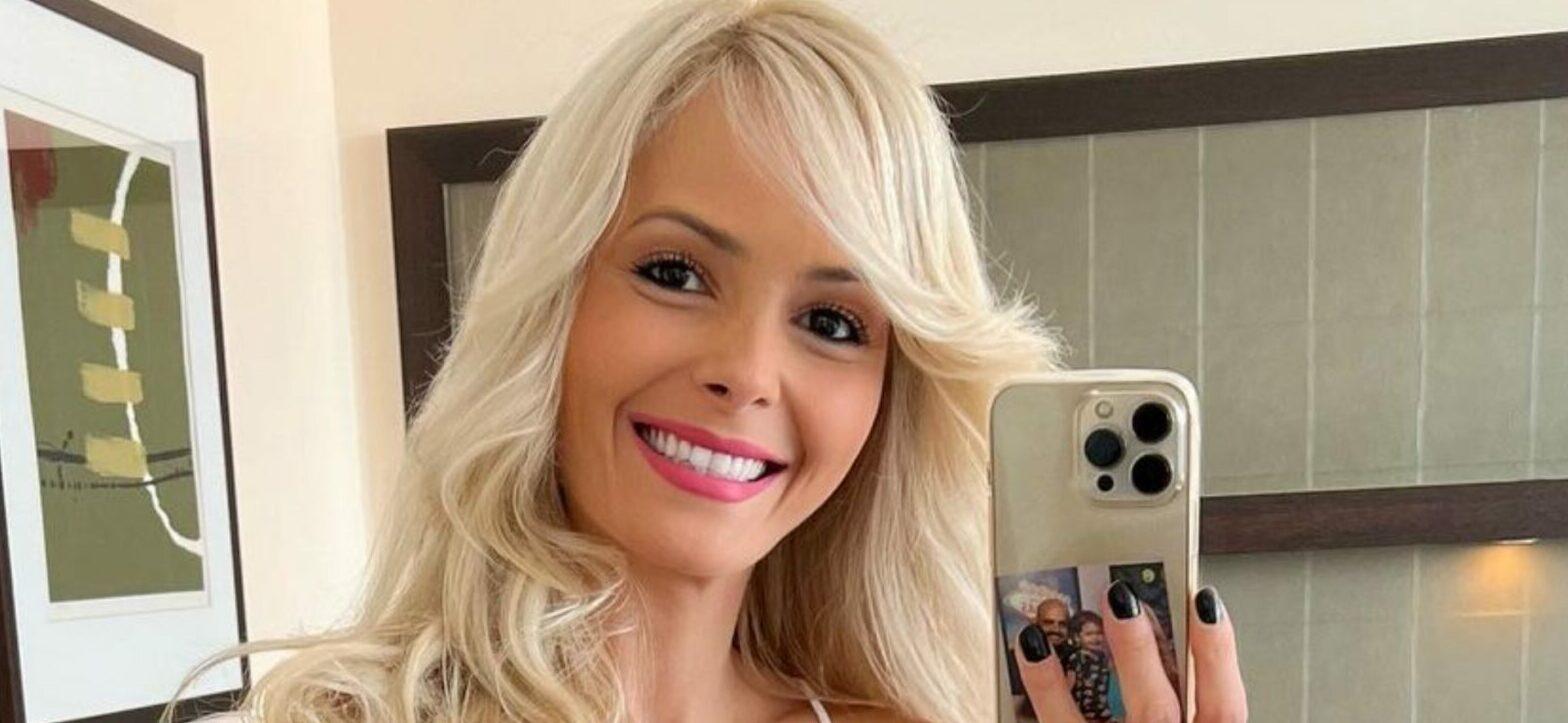 UFC Ring Girl Jhenny Andrade Flaunts Her Backside With Tan Lines