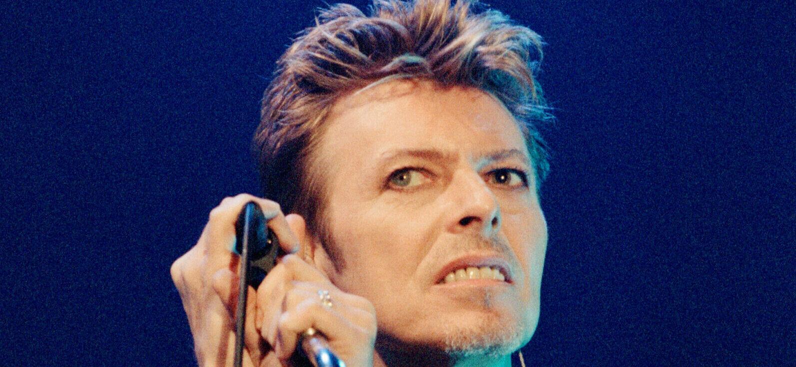 Filha de David Bowie quebra silêncio sobre infância sombria