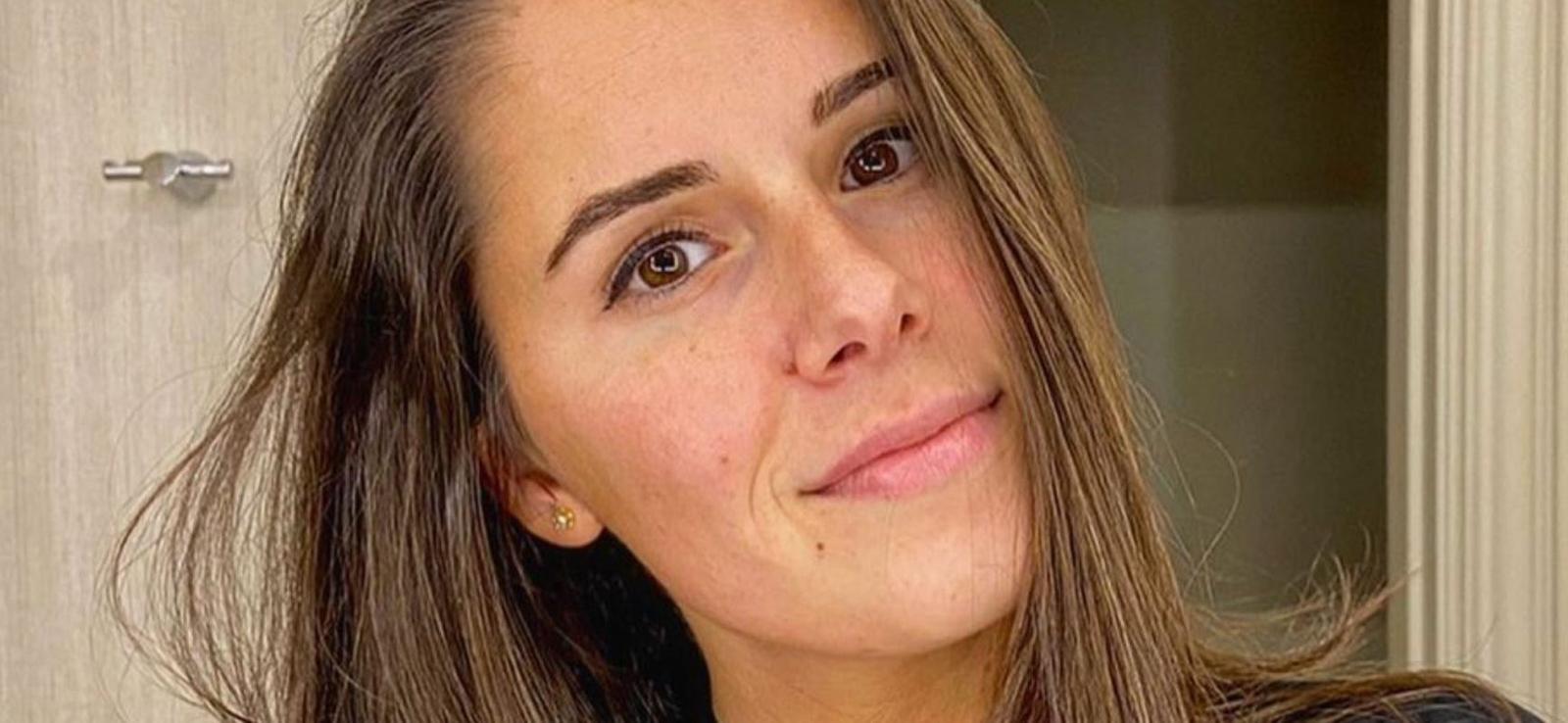 Speed Skater Alexandra Ianculescu Bares Chiseled Body In A Black Bikini