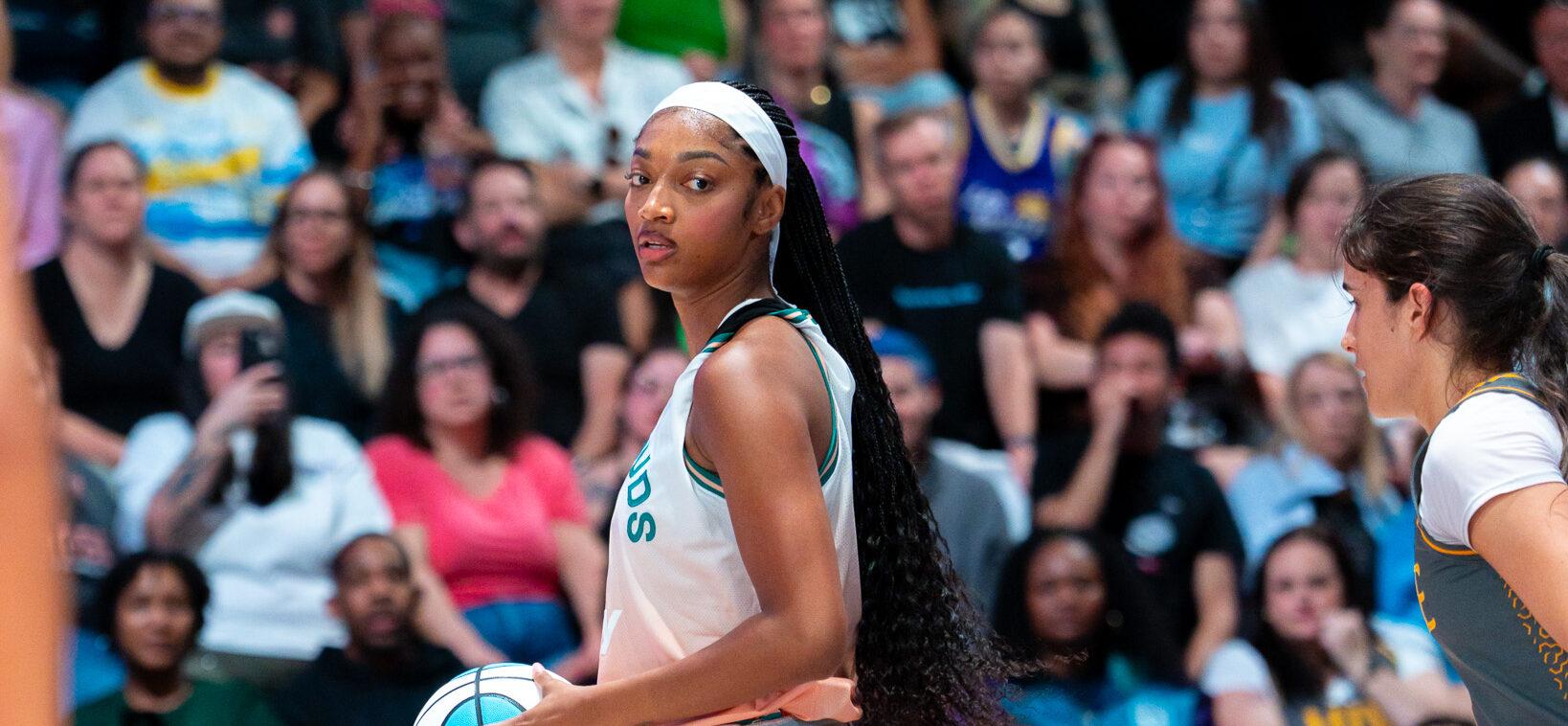 O domínio defensivo de Angel Reese leva Rose BC a uma sequência de playoffs incomparável