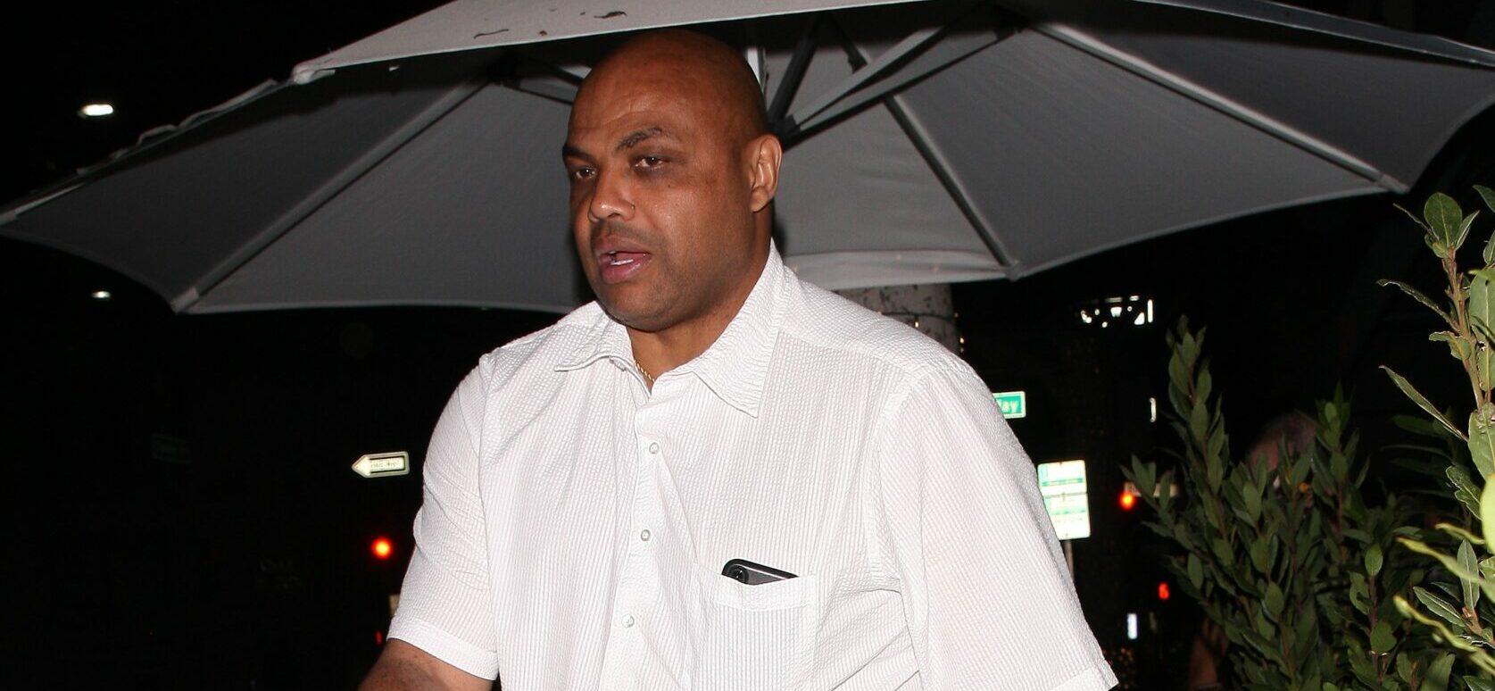 Charles Barkley Addresses Kyrie Irving's Vaccine Refusal(01)
