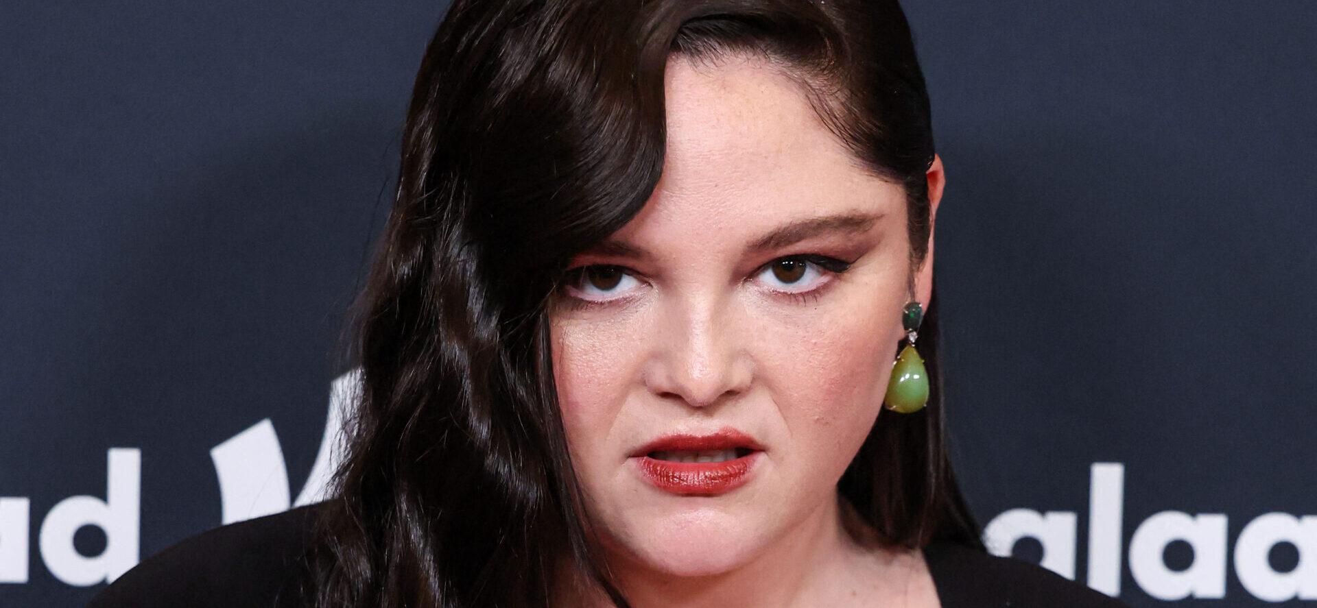 Megan Stalter critica TikTok por ‘censura e controle’ em meio à fúria do ICE