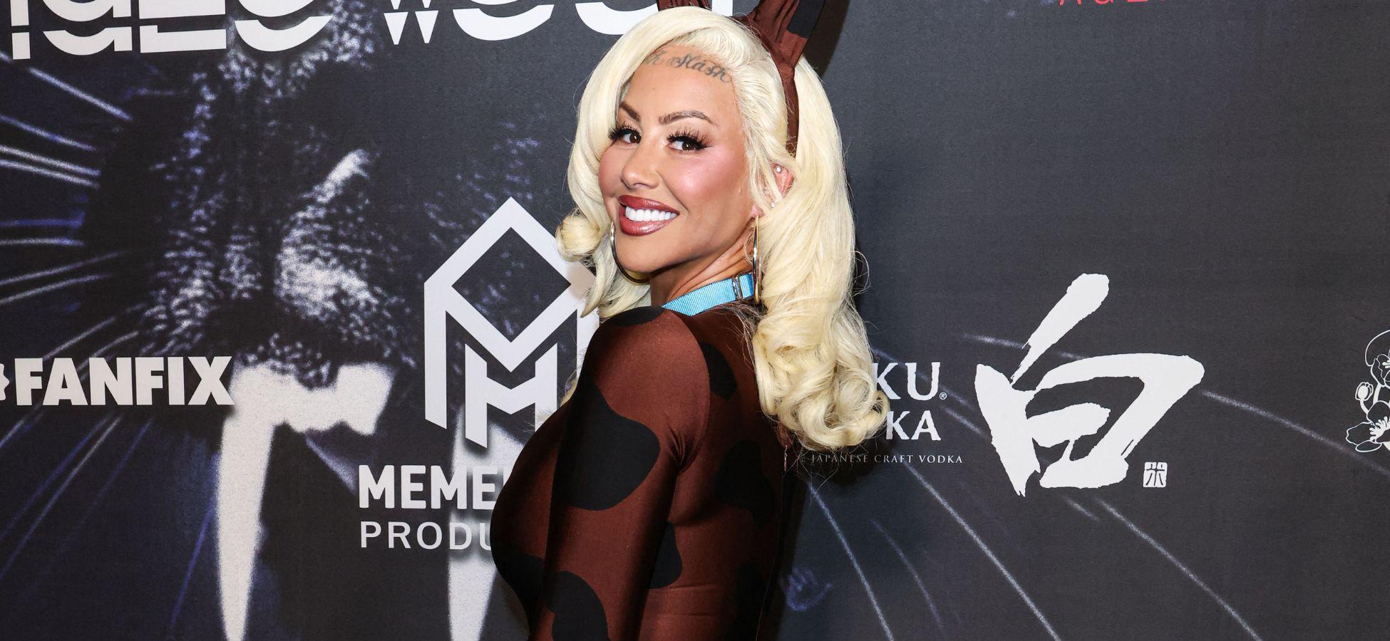 Amber Rose criticada por “muito filtro” na foto do Risqué Bodysuit