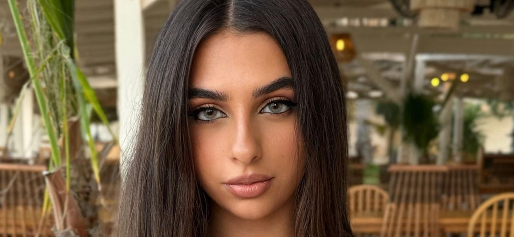 Eva Savagiou In Her Tight Colorful Bikini Is 'Bringing The Heat'