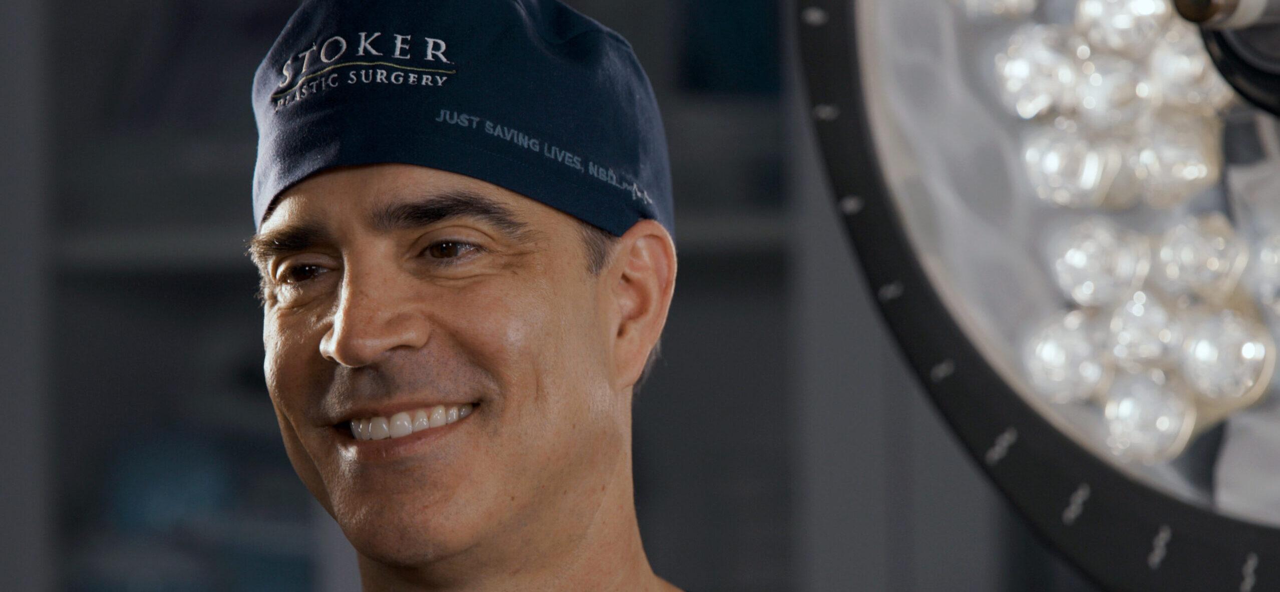 O cirurgião de ‘The Biggest Loser’, Dr. David Stoker, avalia as tendências estéticas