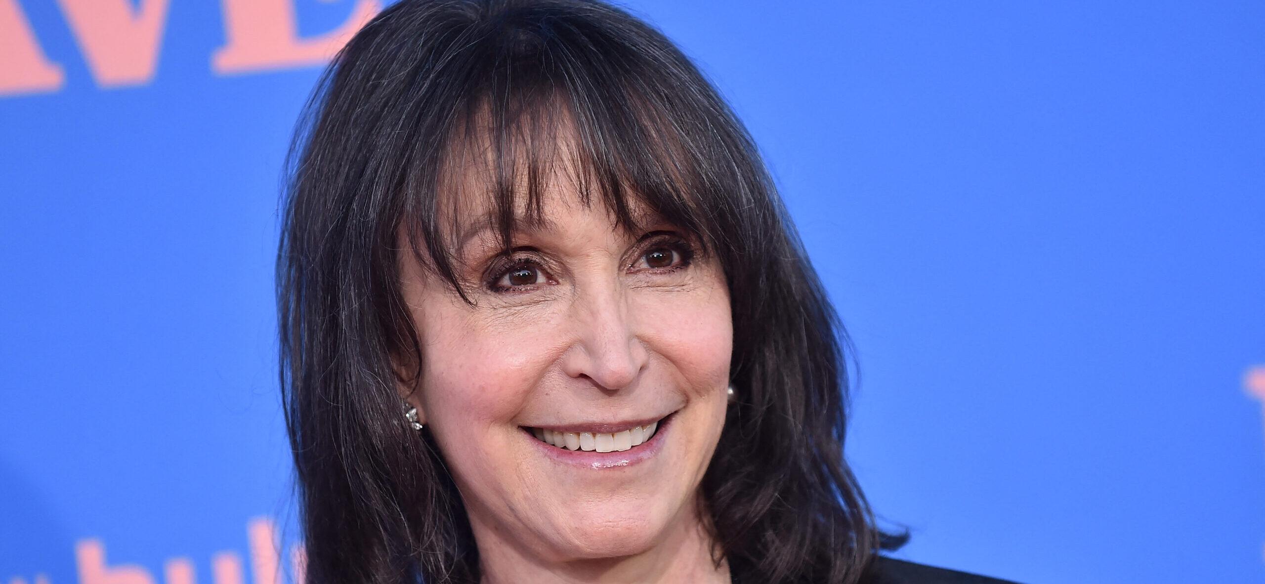 71세 '모크 앤 민디' 지나 헥트, 오랜만에 근황 공개! 변함없는 아름다움에 모두가 놀란 이유는?