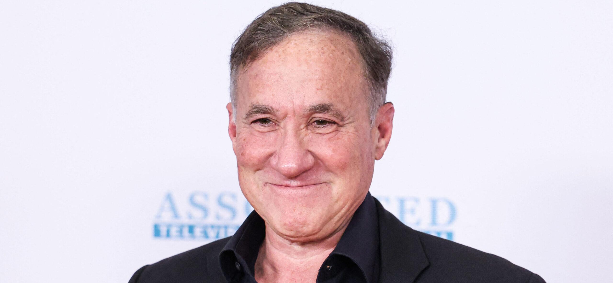 Popular cirurgião de Hollywood é processado por cirurgia de mama