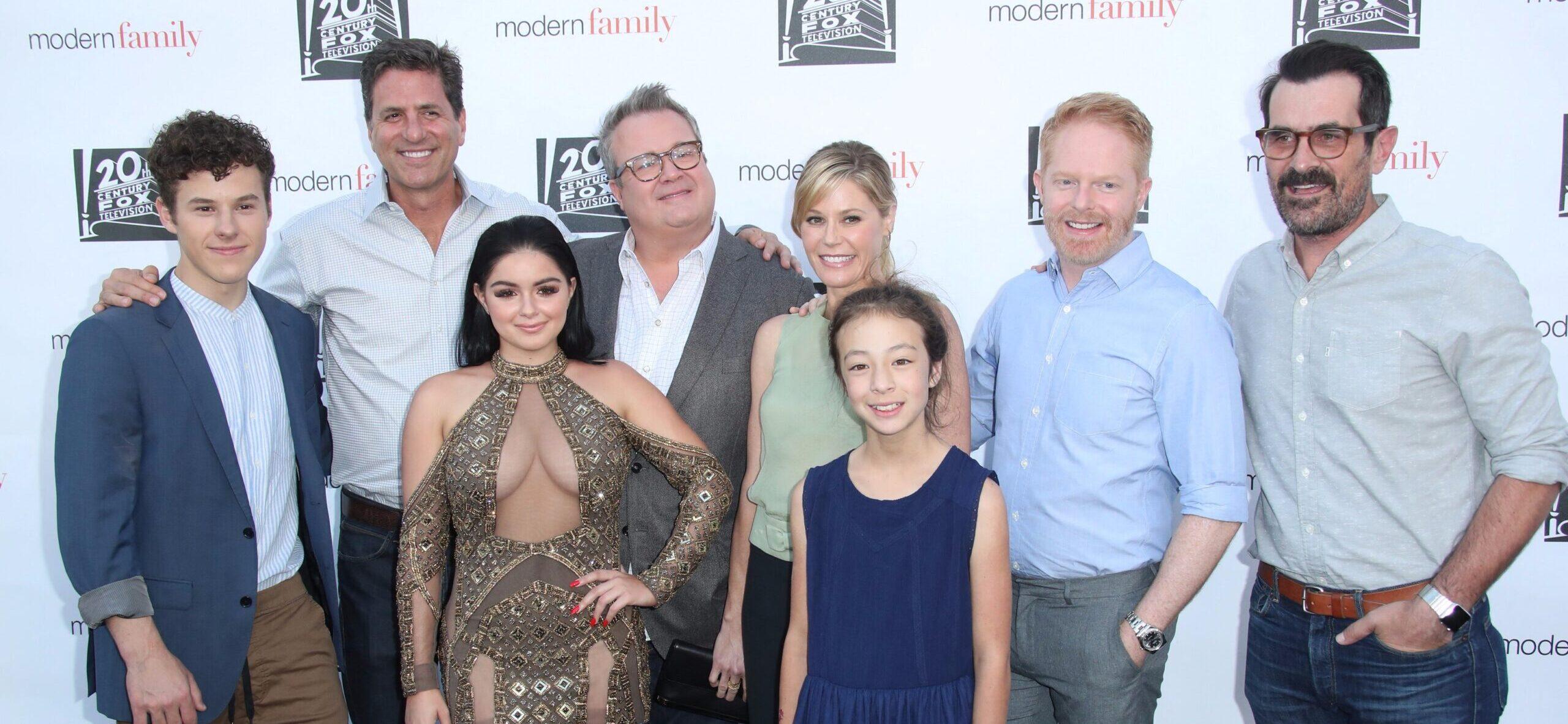 Jesse Tyler Ferguson conta a história do conjunto mais selvagem de “Modern Family”
