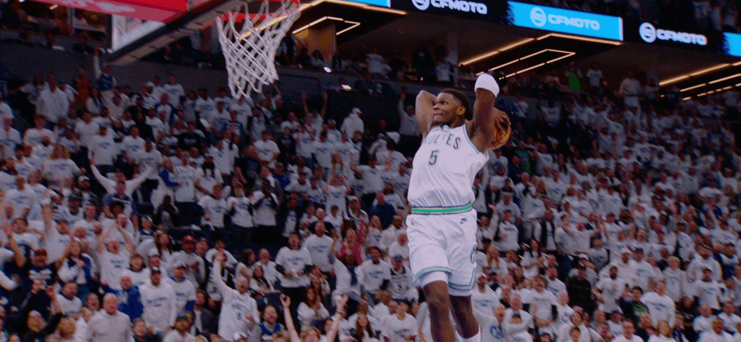 Anthony Edwards se enfurece por la respuesta “patética” a los disturbios en Minneapolis