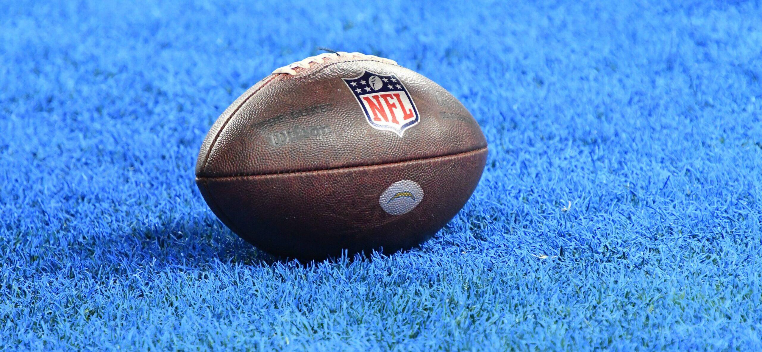 Atlanta Falcons demite LaTroy Lewis após acusações de má conduta sexual