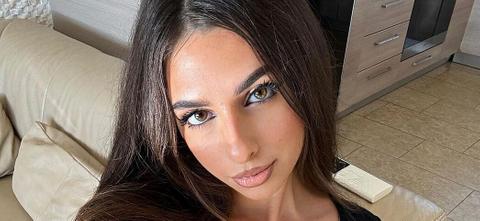 Eva Savagiou Flaunts Her Voluptuous Body In Hot New Bikini Video