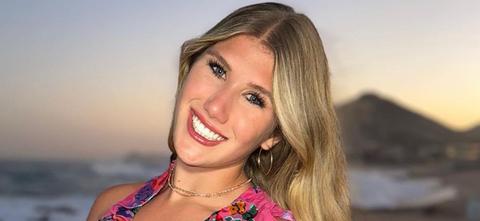 Chiefs Heiress Ava Hunt Flaunts Abs In Tight Cheerleader Outfit