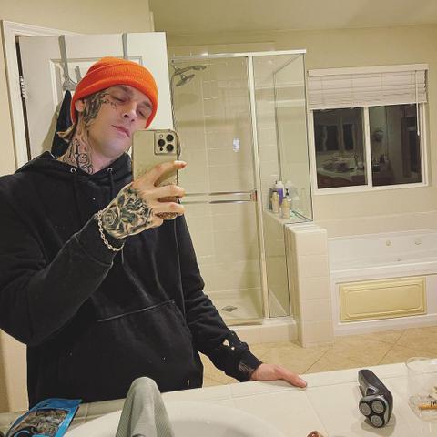 Aaron Carter Urges Fans To Subscribe To His OnlyFans Page