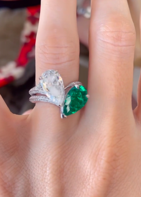 Megan Fox Shows Off MASSIVE Diamond Engagement Ring From MGK