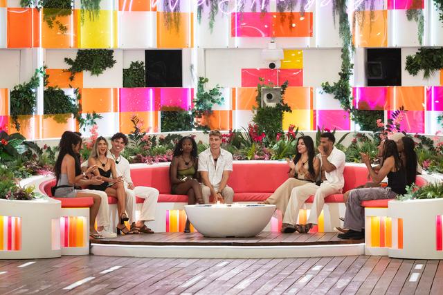 The‍ cast of "Love Island" during Season ‌7.