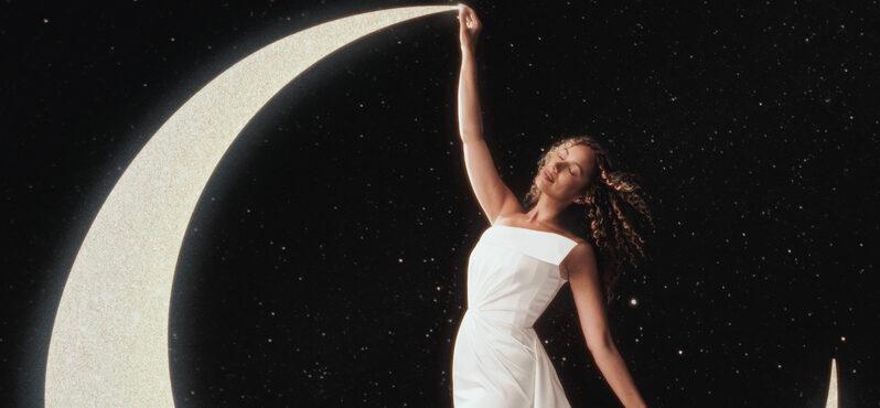 Leona Lewis Turns The Venetian’s Voltaire Into Winter Wonderland With ‘A Starry Night’ Vegas Residency