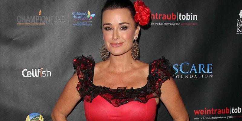 'RHOBH' Star Kyle Richards Frantic 911 Call After Being Swarmed By Bees!