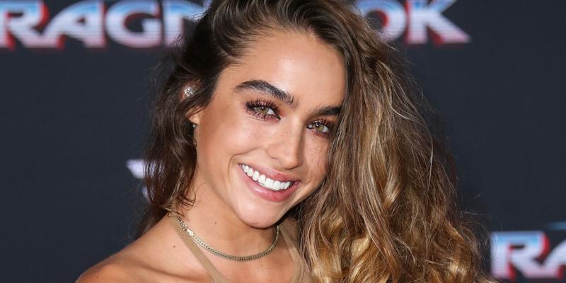 Sommer Ray Lights Up Instagram With Jacuzzi Twerking Video!
