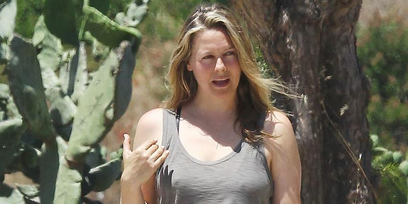 Alicia Silverstone counts of the help of others to find her dogs that were lost during her hiking in Los Angeles