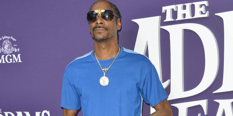 Snoop Dogg Shares Emotional Photos From Inside His Mother’s Funeral