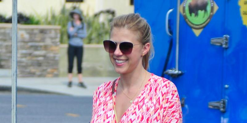 Jodie Sweetin at a Los Angeles Farmers Market