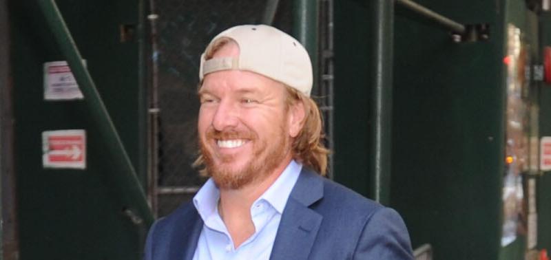 Chip and Joanna Gaines from Fixer Upper TV Show arrive to AOL Build in New York City. Chip signed for a few people on his way into show while Joanna arrived in a separate car and ran right into the show. 18 Oct 2017 Pictured: Chip Gaines.