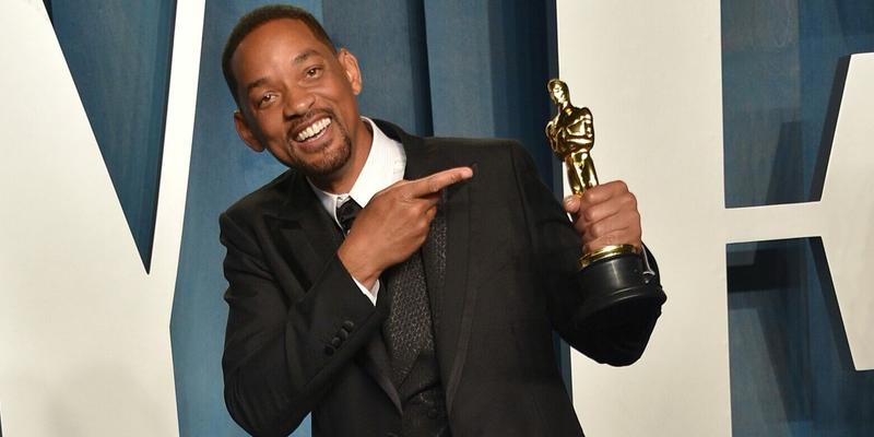 Will Smith showed off his Oscar trophy