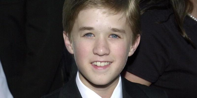 Haley Joel Osment arrives at the Los Angeles premiere of the motion picture "A.I." at the Academy of Motion Picture Arts &amp; Sciences 6/27/01 in Beverly Hills, California.©