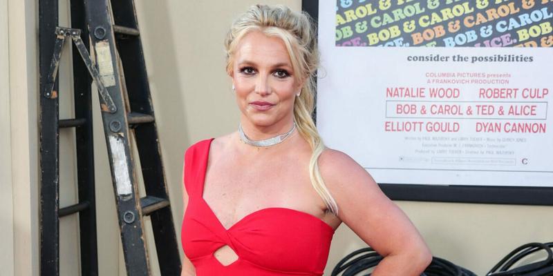 Britney Spears Goes Pantless For Post-Wedding Dance With Selena Gomez, Drew Barrymore