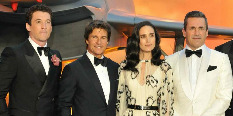 Miles Teller, Jennifer Connolly, Jerry Bruckheimer, Tom Cruise, The Duchess of Cambridge and Prince William attend the Top Gun Maverick Royal Film Performance, in Leicester Square, London. 19th May 2022. 20 May 2022 Pictured: Miles Teller, Tom Cruise, Jennifer Connolly and Jon Hamm attend the Top Gun Maverick Royal Film Performance, in Leicester Square, London. 19th May 2022. Photo: Andrew Sims The Sunday Times Material must be credited "The Times/News Licensing" unless otherwise agreed. 100% surcharge if not credited. Online rights need to be cleared separately. Strictly one time use only subject to agreement with News Licensing. Photo credit: News Licensing / MEGA TheMegaAgency.com +1 888 505 6342 (Mega Agency TagID: MEGA859850_087.jpg) [Photo via Mega Agency]