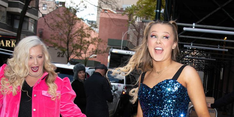 JoJo Siwa Laughs Off a Potential Slip on Sidewalk Grating in NYC