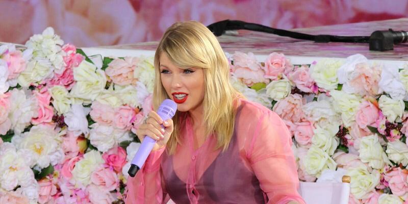 Taylor Swift performs on GMA