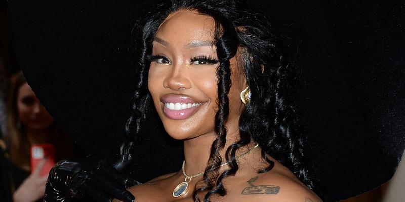 SZA dropped an NSFW bomb before SNL news