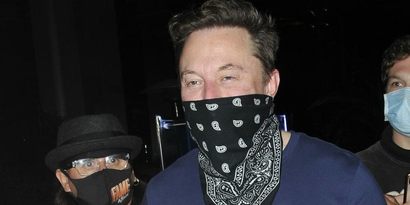 Elon Musk at BOA steakhouse for dinner