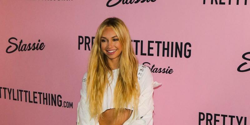 Corinne Olympios Flaunts Abs In Workout Attire: 'Get It Done Today'
