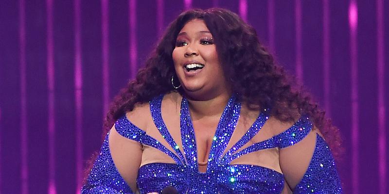 Lizzo invites drag queens on stage flouting Tennessee drag ban