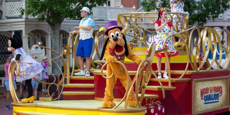 Family Risks Safety By Running Across Disney Parade Route, See The Video