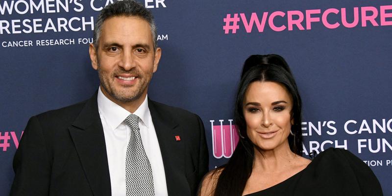 Mauricio Umansky and Kyle Richards at The Women's Cancer Research Fund's An Unforgettable Evening 2020