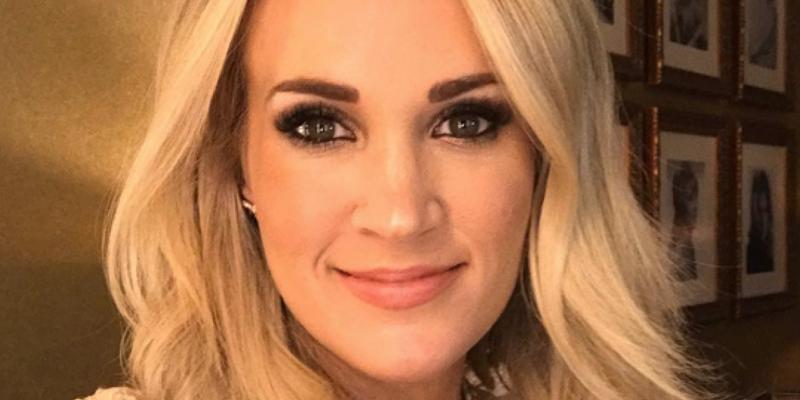 Carrie Underwood smiling