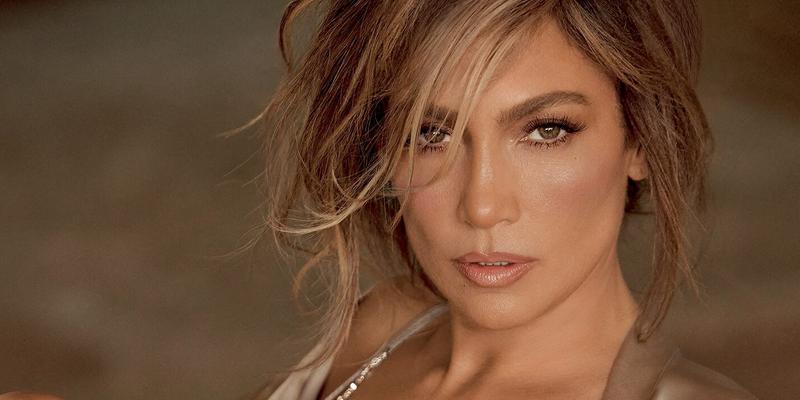 Jennifer Lopez goes behind the scenes in Intimissimi campaign