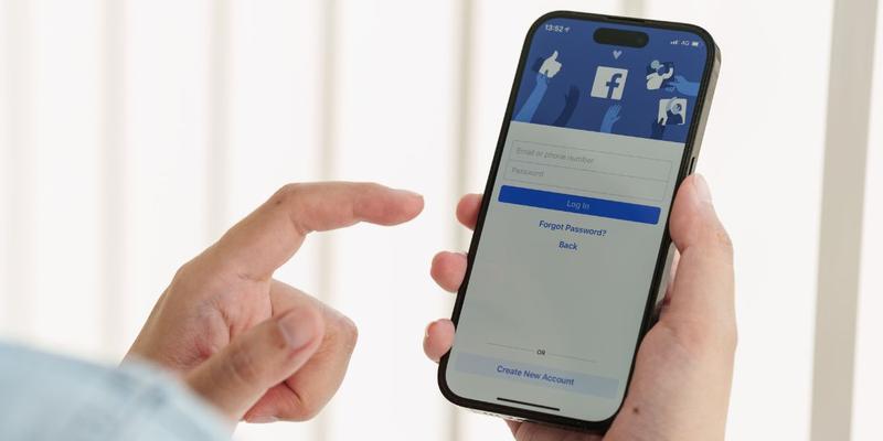 Facebook's Latest Update Has Social Media Users FUMING