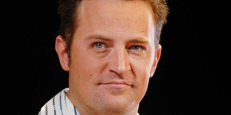 Matthew Perry's ex-girlfriend, Kayti Edwards, is calling for an investigation into the doctors who were treating Perry.