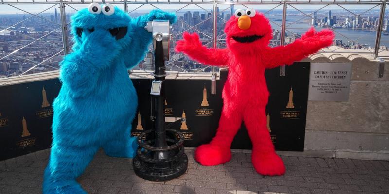 Sesame Street's Elmo Hilariously Comments On Taylor Swift's Chief's Game Outfit
