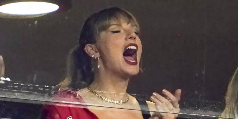 Taylor Swift Struts Into Chiefs Stadium To Cheer On Travis Kelce