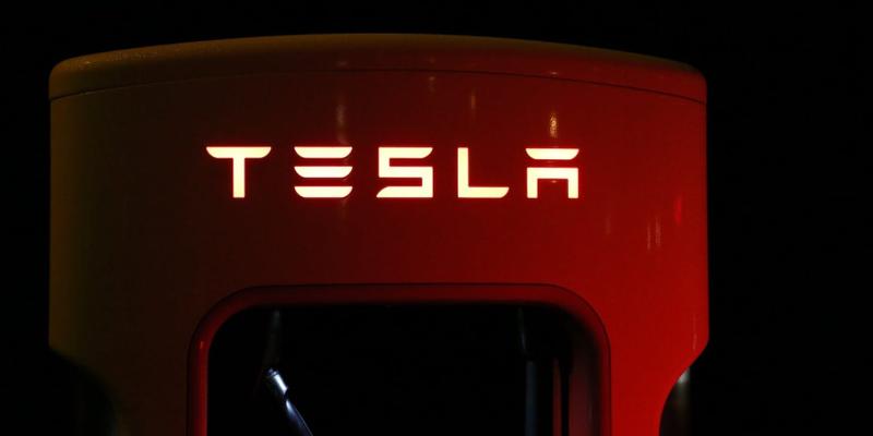 Tesla Rethinks Auto Pilot Feature, Recalls Nearly All Of It's Vehicles