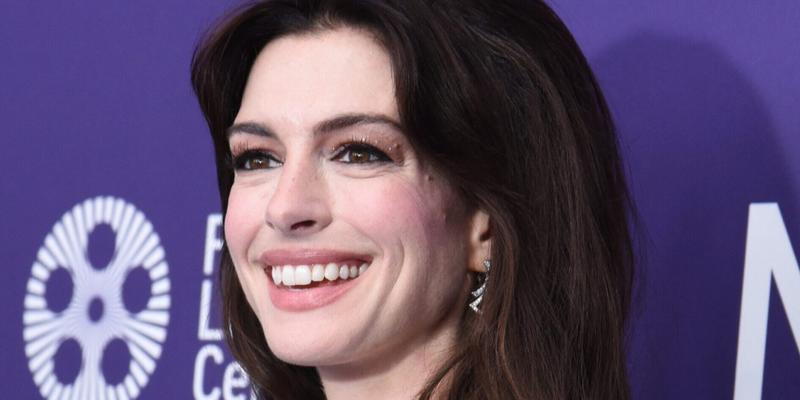 Anne Hathaway's 'Condescending' Fan Interaction Sparks Debate [VIDEO]