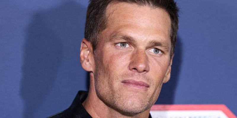 See Tom Brady's Latest Shirtless Thirst Trap Snap