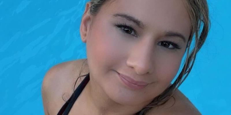 Gypsy Rose Blanchard takes a dip in the pool