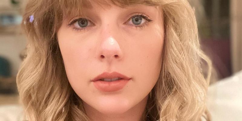 Taylor Swift close up