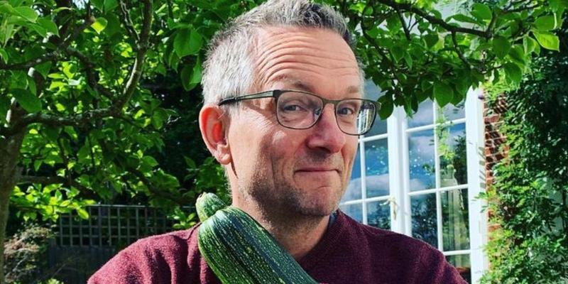 Dr. Michael Mosley holding vegetables